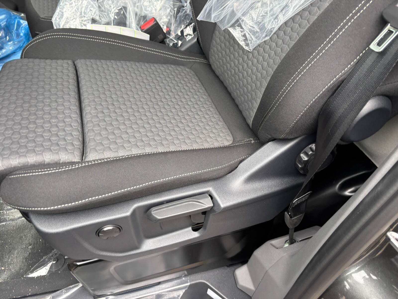 Sort VW Transporter fra 2025