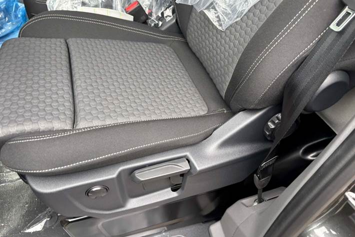 Sort VW Transporter fra 2025