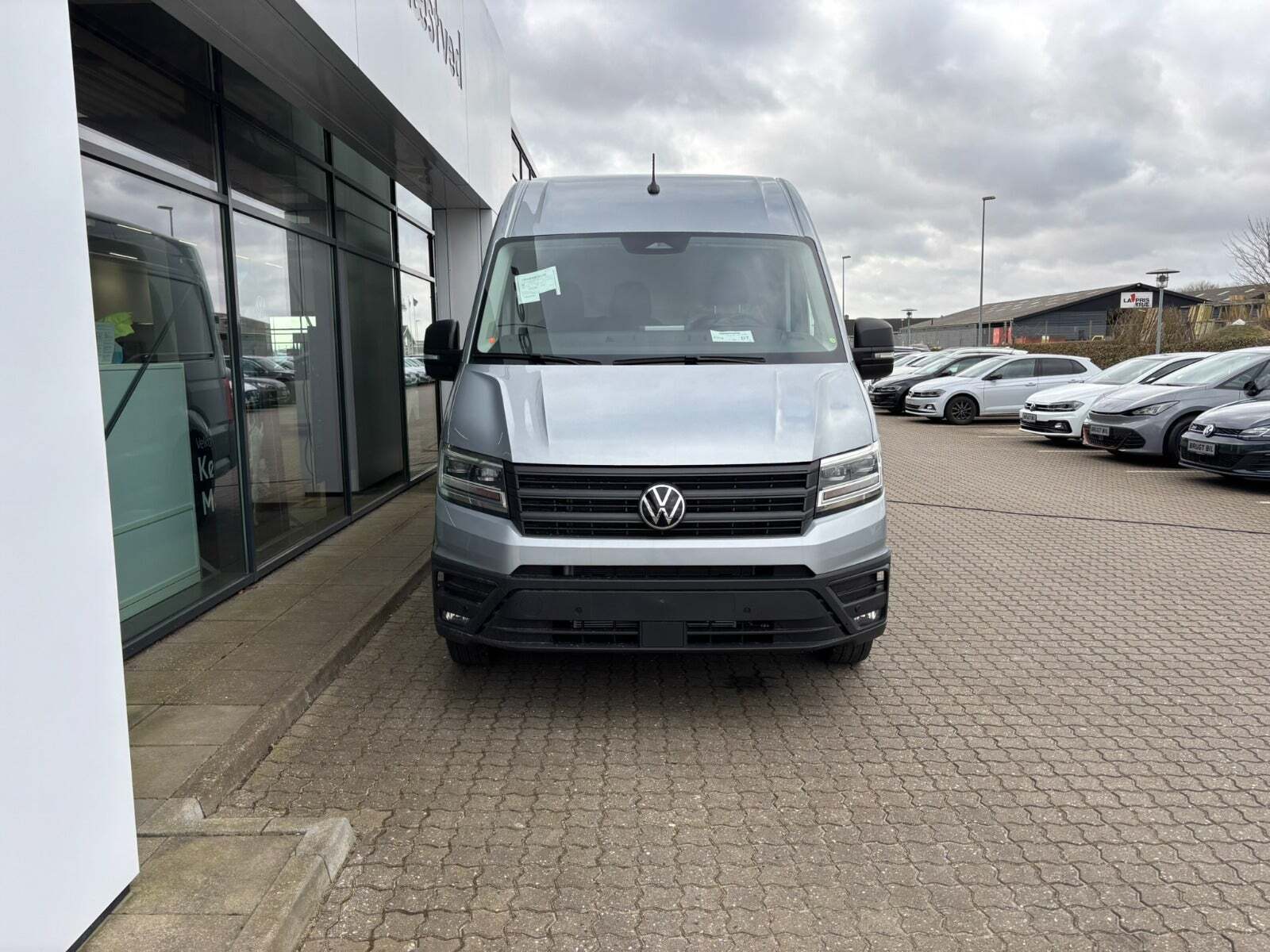 VW Crafter 35 2,0 TDi 177 Kassevogn L3H3 aut.