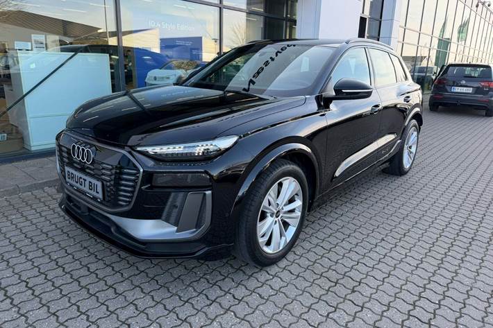 Sort Audi Q6 e-tron fra 2025