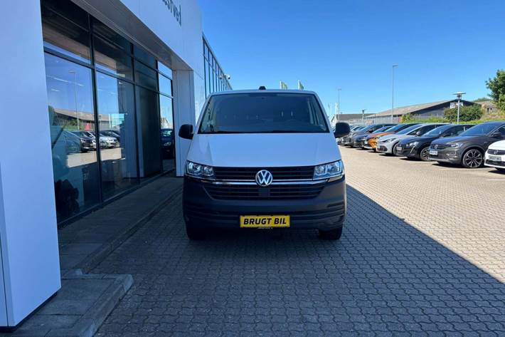 Hvid VW Transporter fra 2021