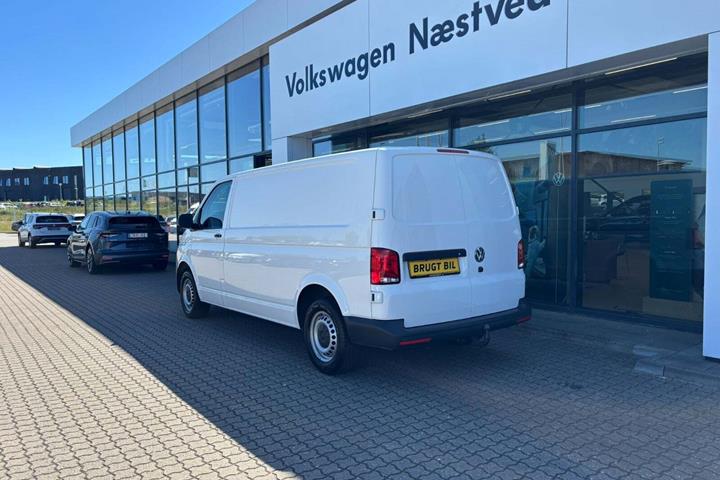 Hvid VW Transporter fra 2021