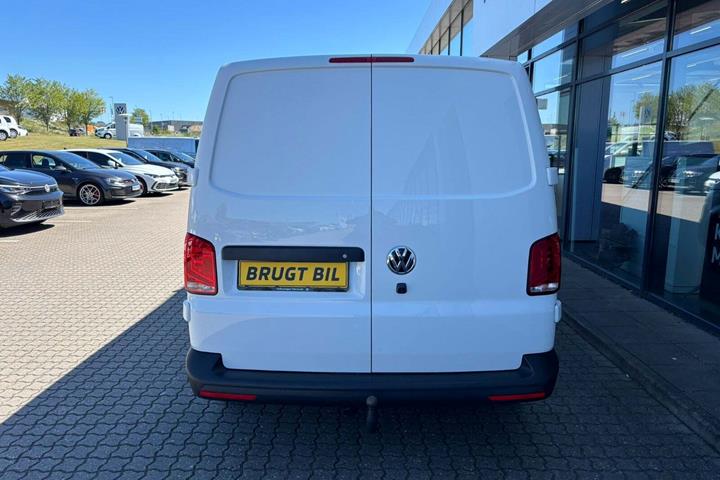 Hvid VW Transporter fra 2021