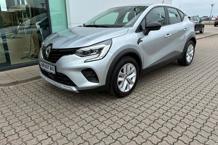 Sølv Renault Captur fra 2021