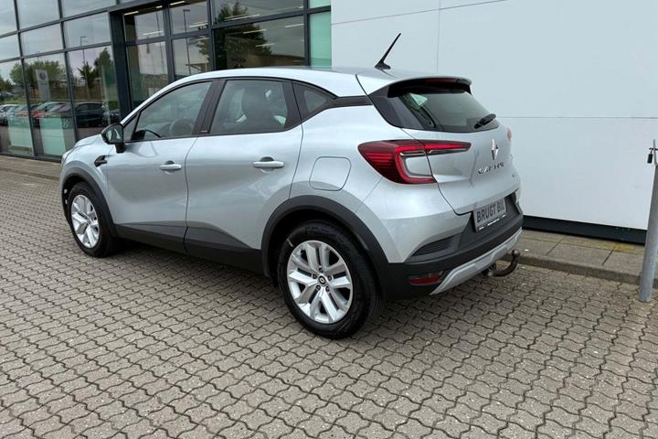 Sølv Renault Captur fra 2021