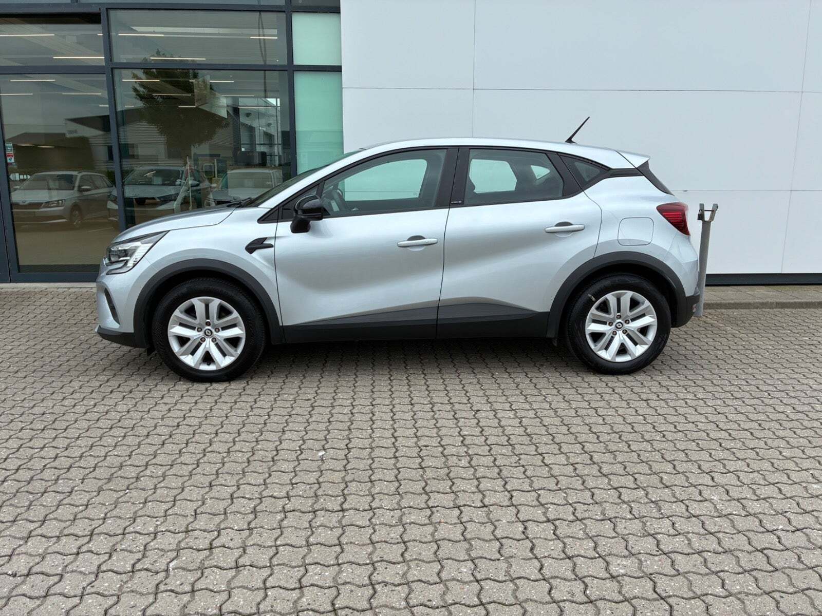Renault Captur 1,6 E-Tech Zen