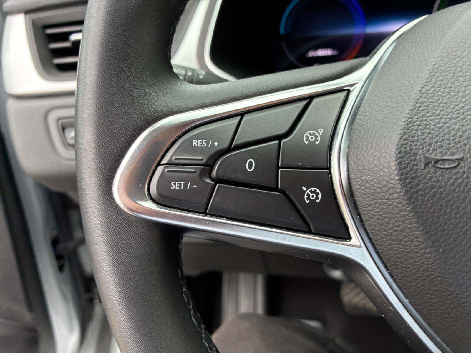 Sølv Renault Captur fra 2021