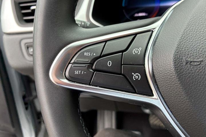 Sølv Renault Captur fra 2021