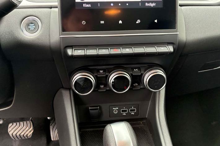 Sølv Renault Captur fra 2021