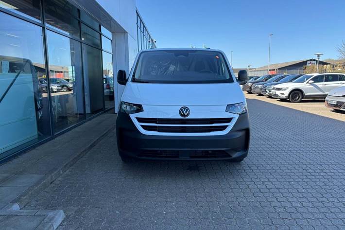 Hvid VW Transporter fra 2025