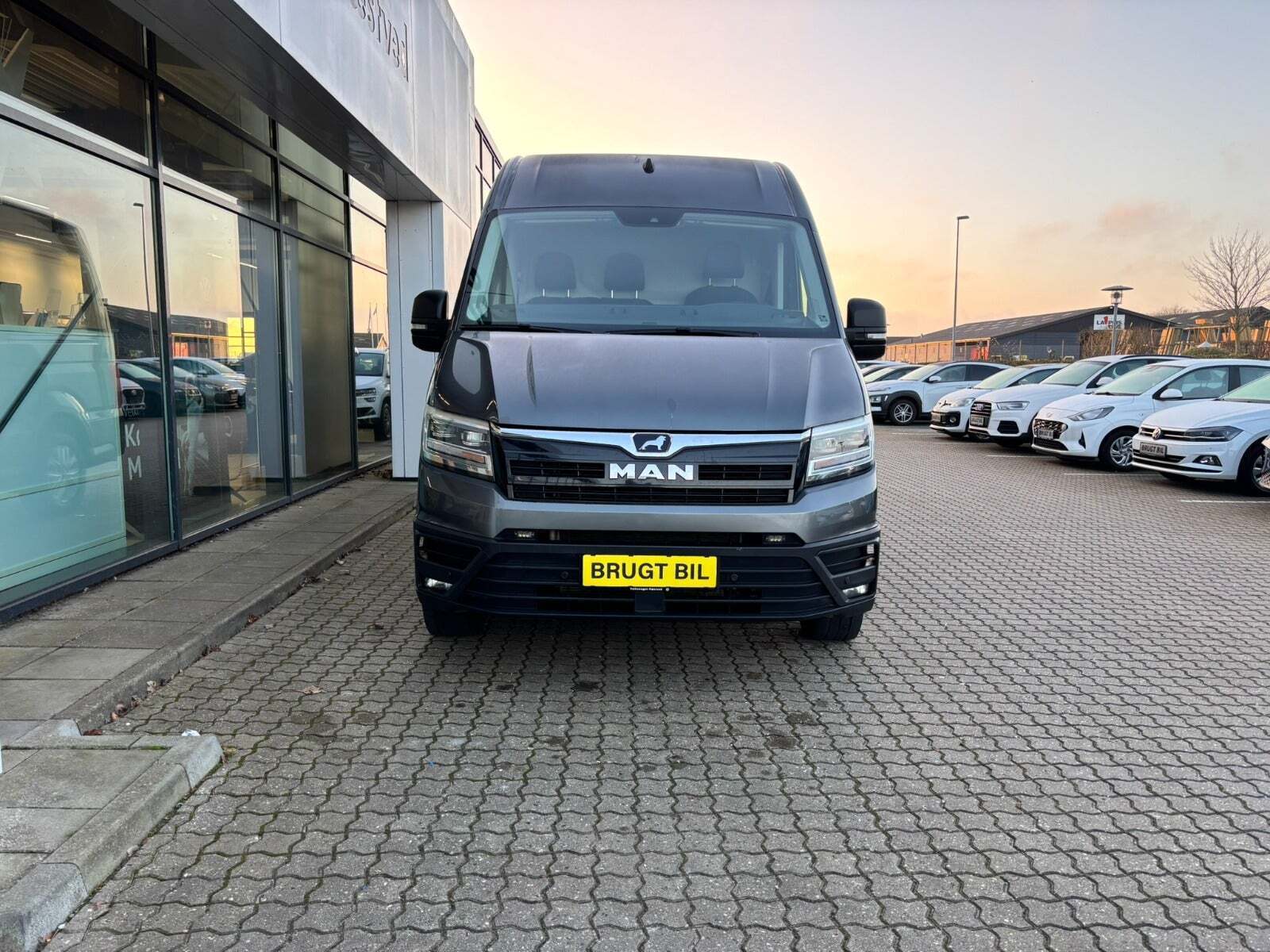 MAN TGE 2,0 3.180 Kassevogn L3H3 aut. FWD