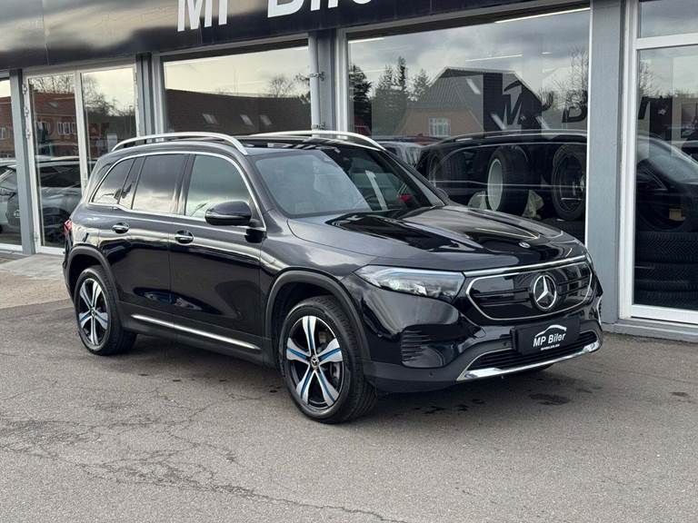 Mercedes EQB250 Electric Art