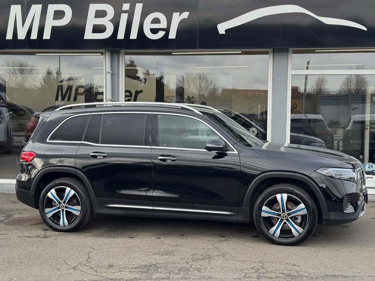 Mercedes EQB250 Electric Art