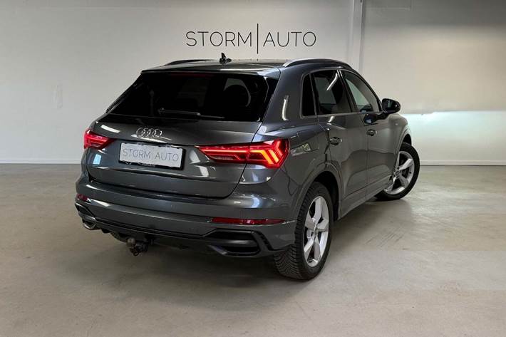 Grå Audi Q3 fra 2021