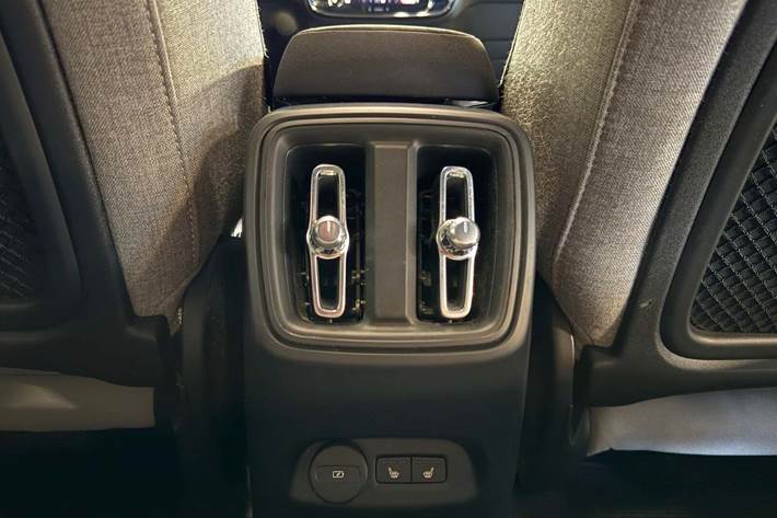 Sort Volvo C40 fra 2023