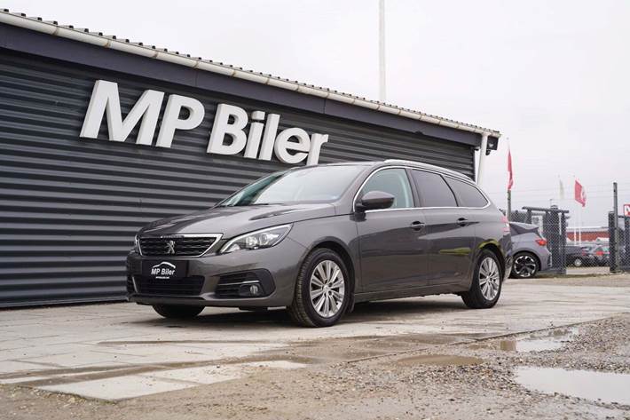 Grå Peugeot 308 fra 2018