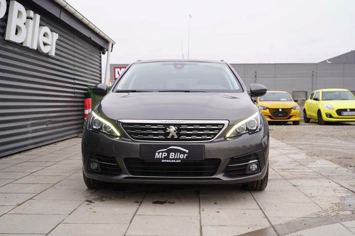Grå Peugeot 308 fra 2018