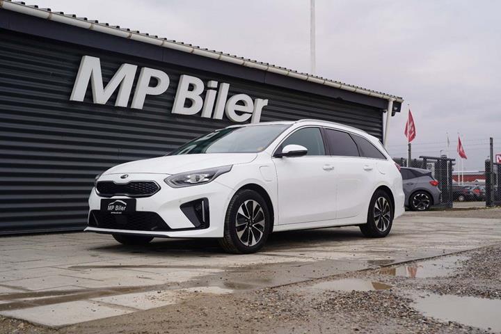 Hvid Kia Ceed fra 2020 set udefra