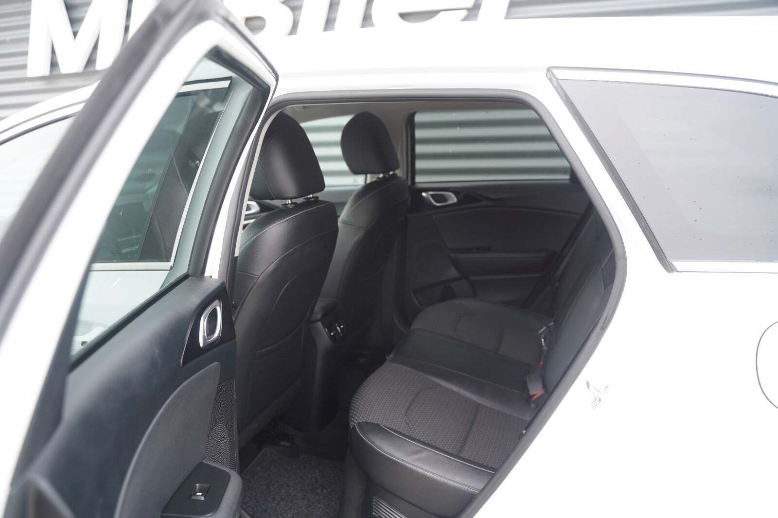Hvid Kia Ceed fra 2020