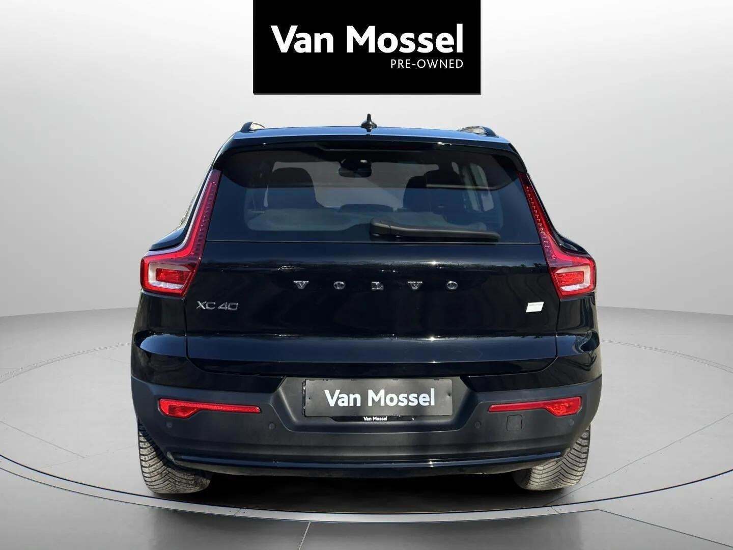 Volvo XC40 P6 ReCharge Core