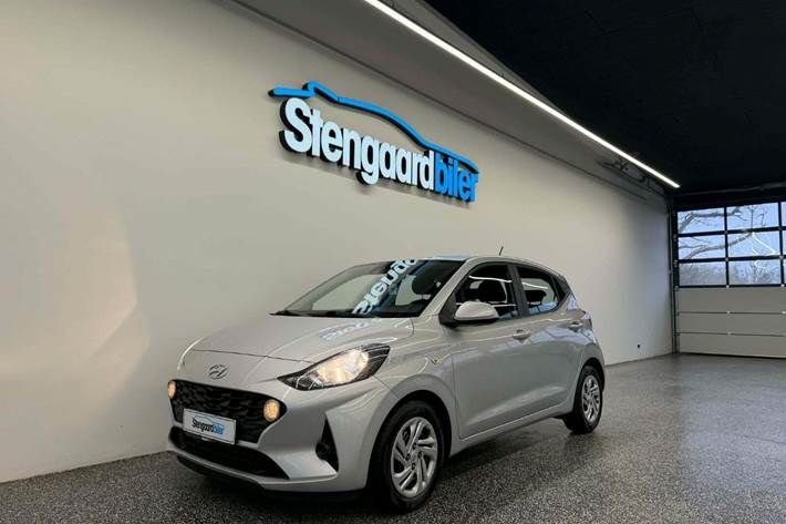 Sølv Hyundai i10 fra 2021