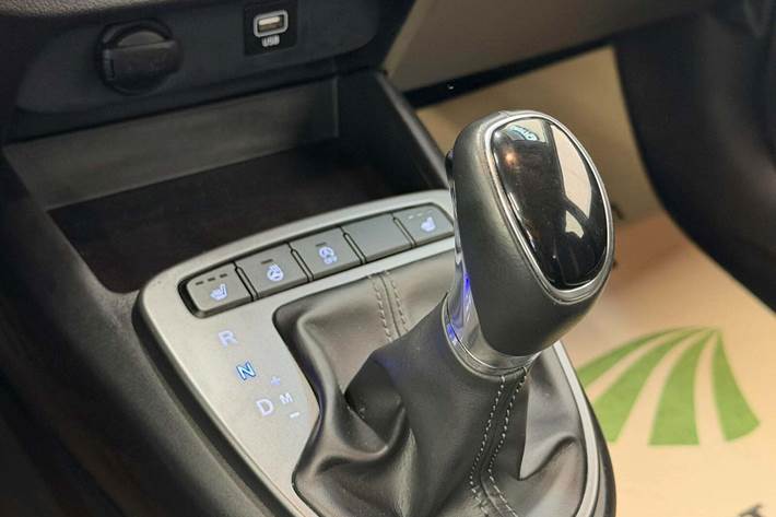 Sølv Hyundai i10 fra 2021