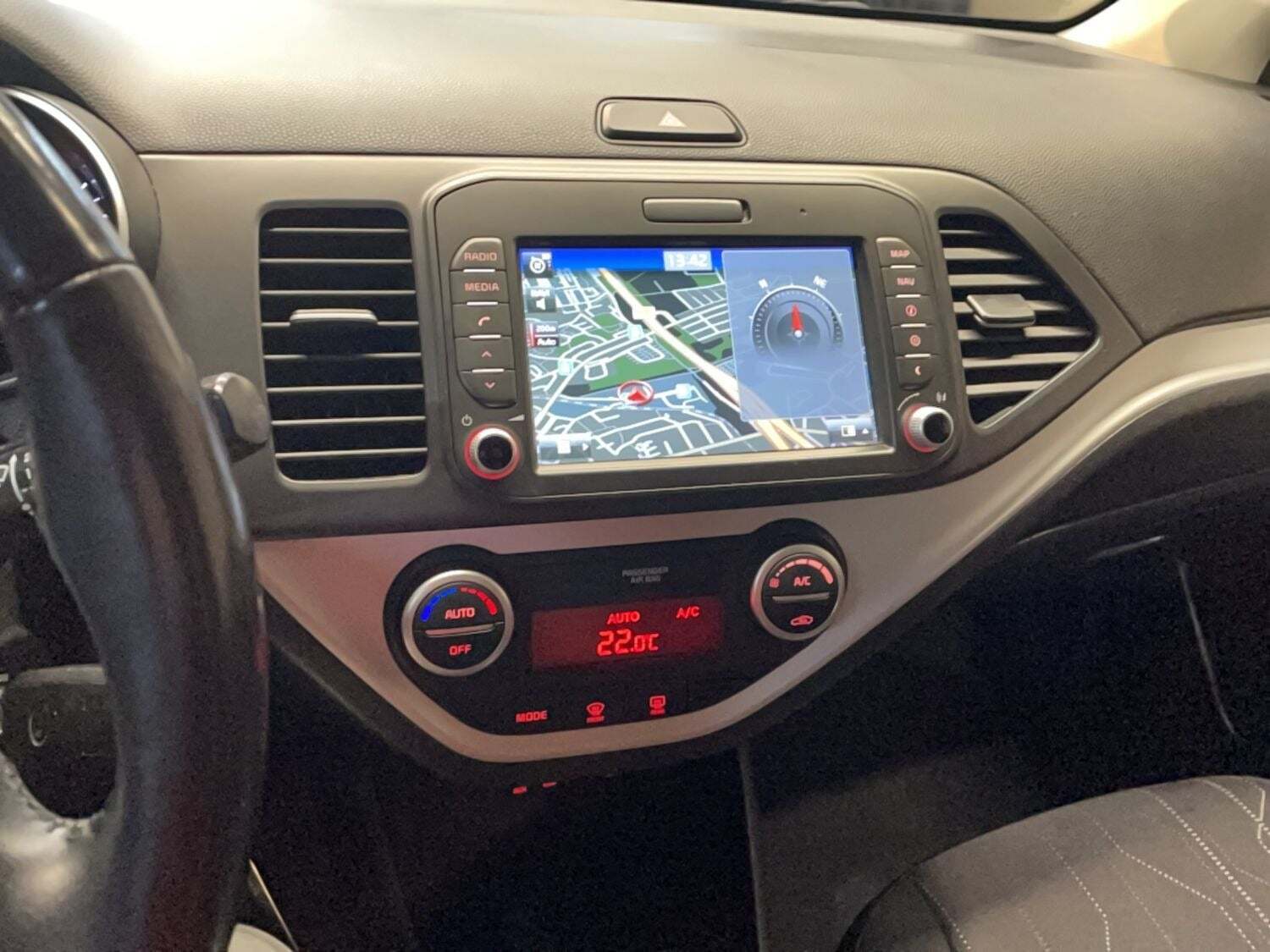 Rød Kia Picanto fra 2017