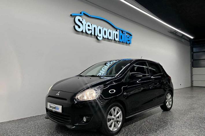 Sort Mitsubishi Space Star fra 2015