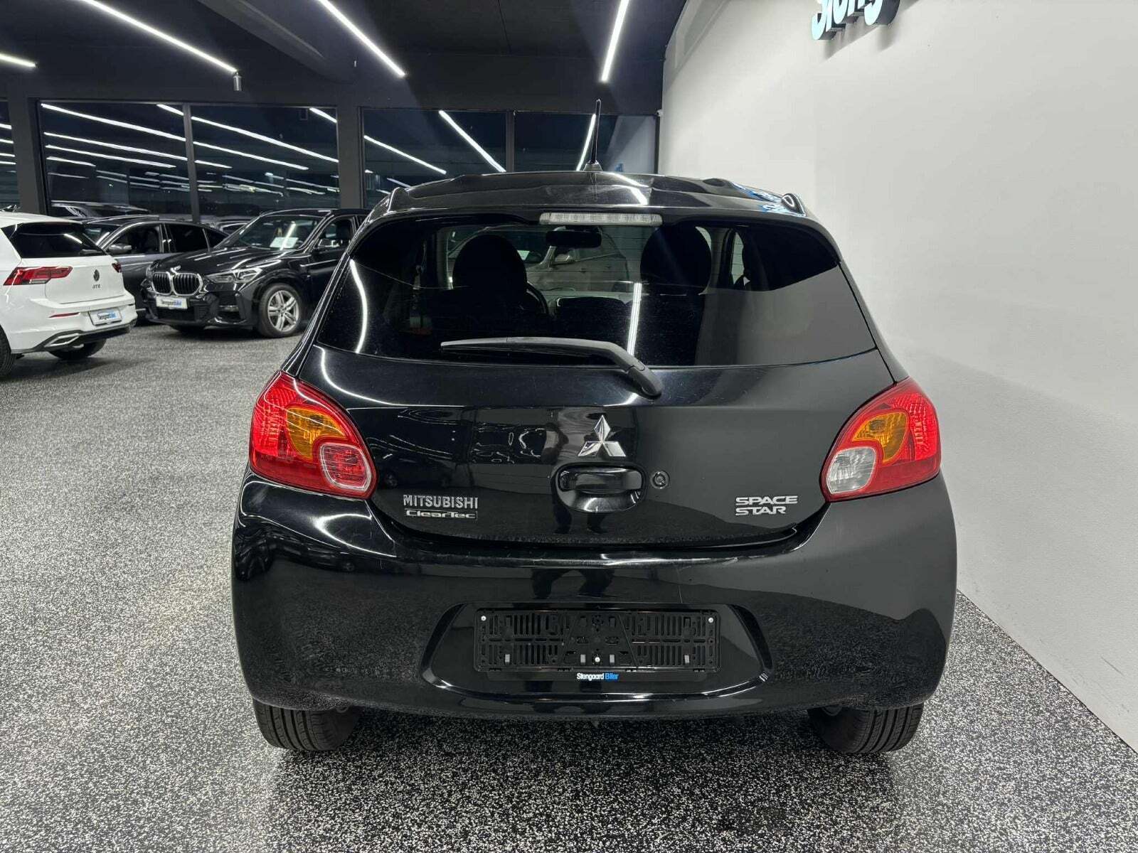 Mitsubishi Space Star 1,2 Black & White CVT