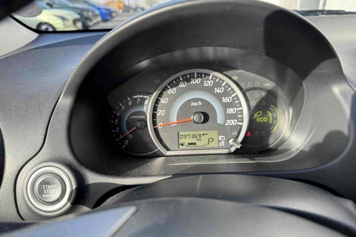 Sort Mitsubishi Space Star fra 2015