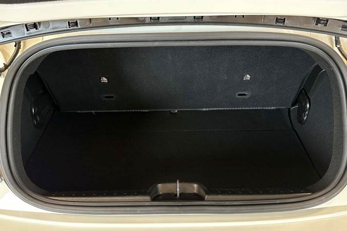 Hvid Fiat 500e fra 2022