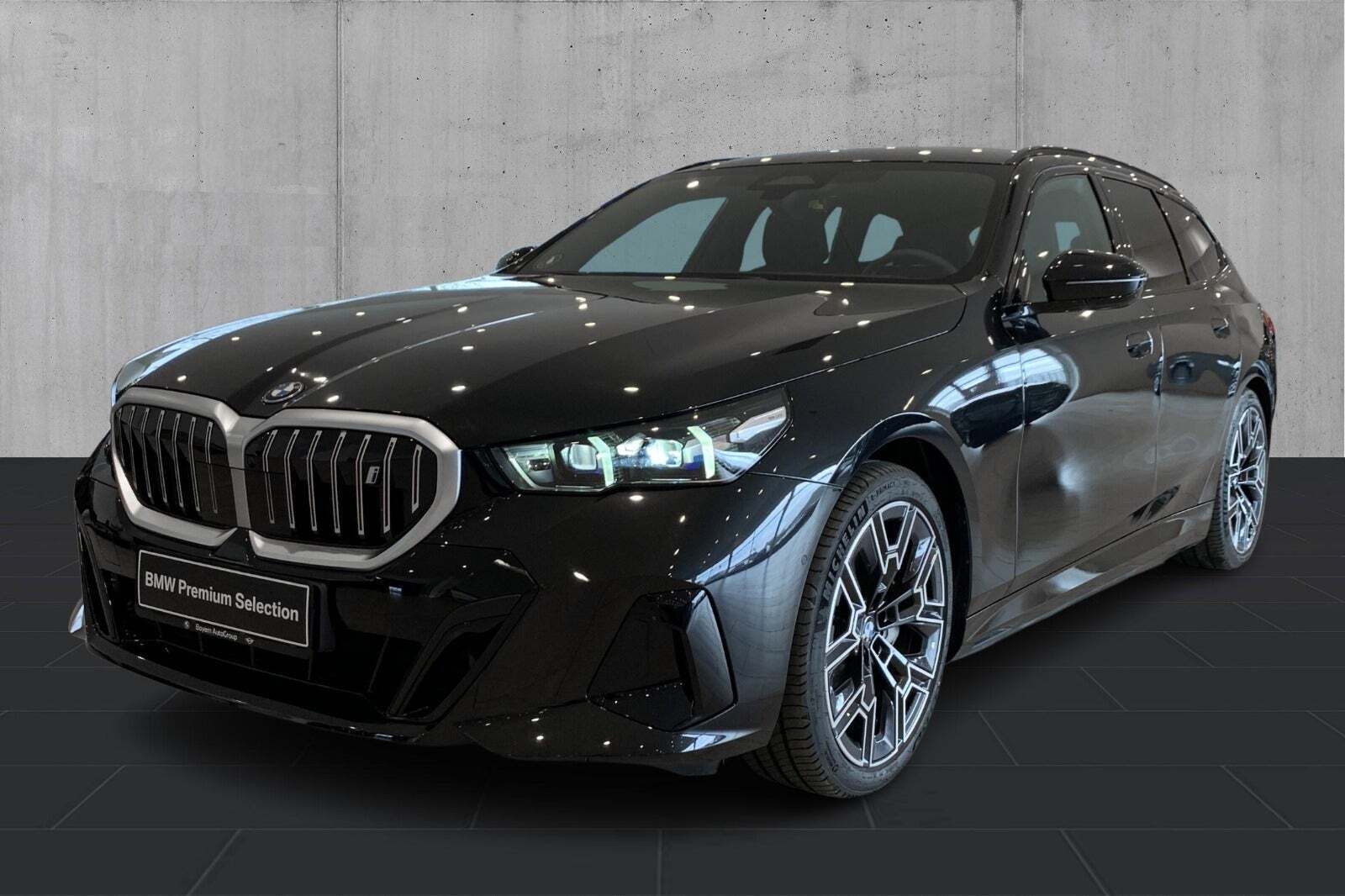 BMW i5 eDrive40 Touring Fully Charged