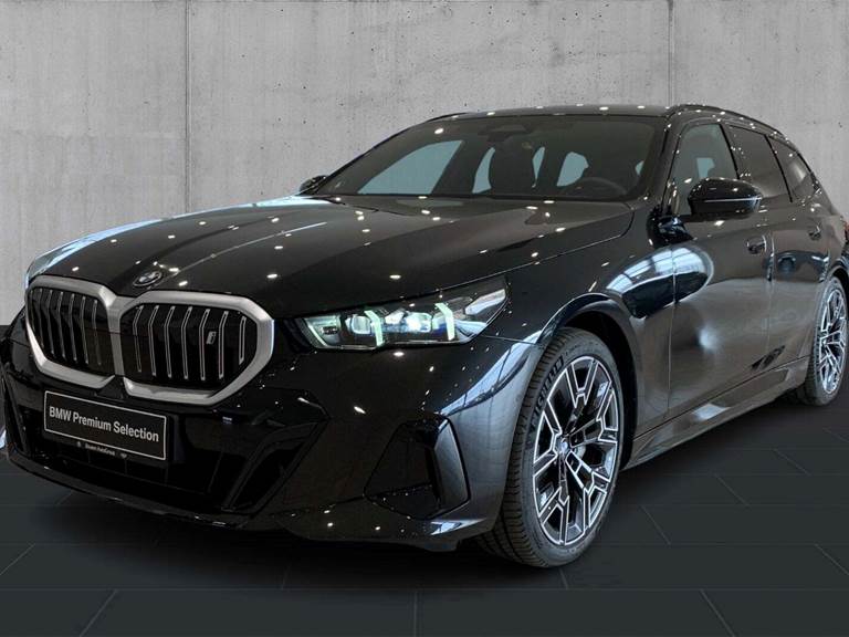 BMW i5 eDrive40 Touring Fully Charged