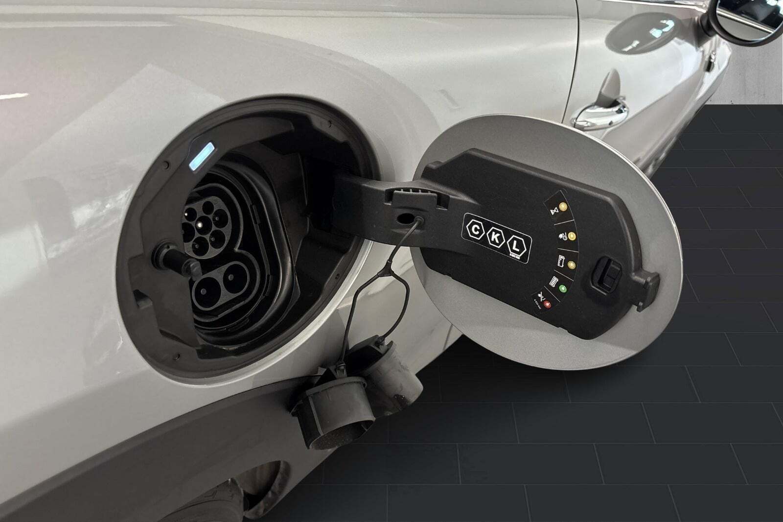 Sølv Mini Cooper SE fra 2023