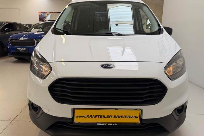 Hvid Ford Transit Courier fra 2022
