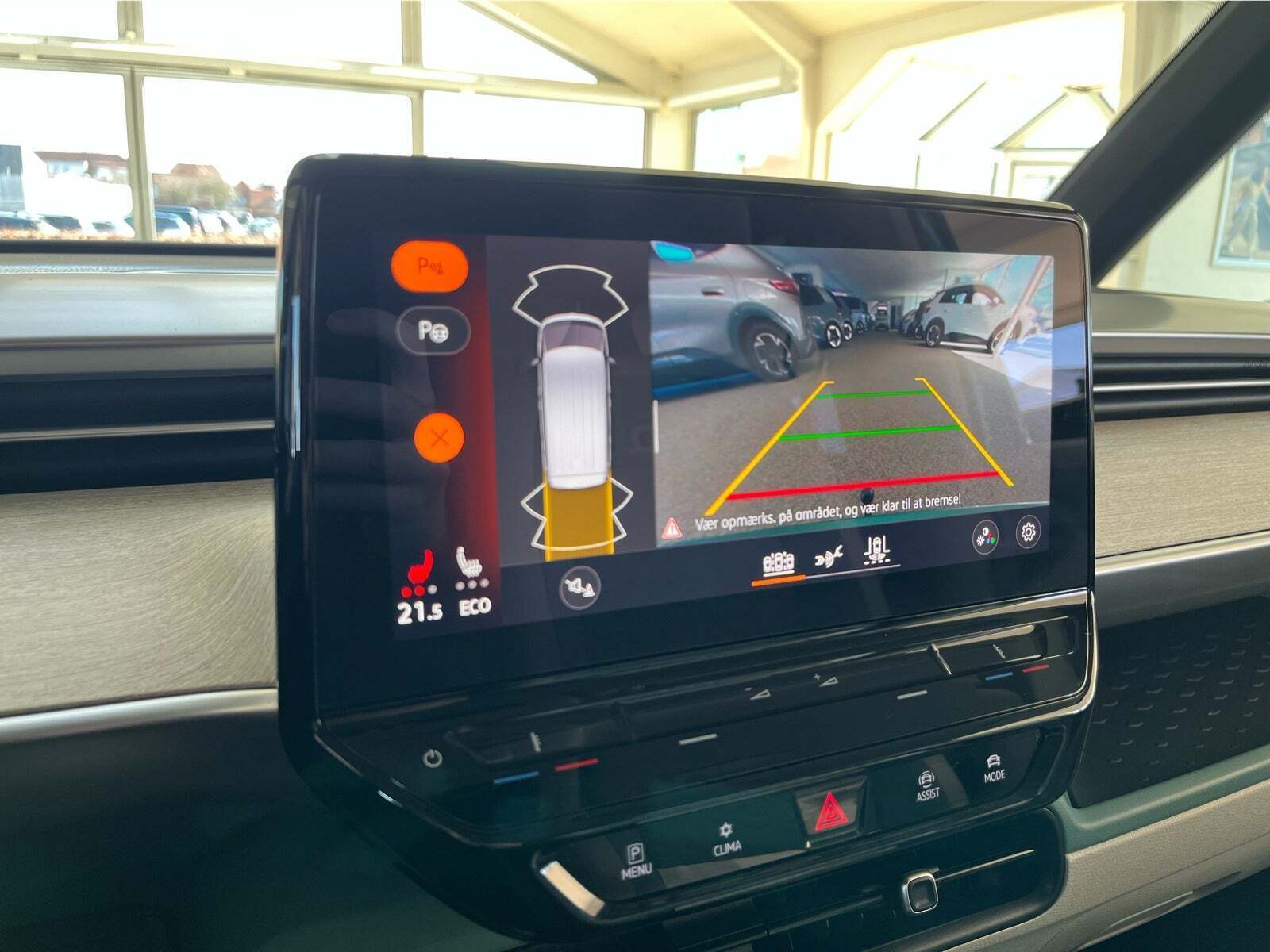 Hvid VW ID.Buzz fra 2023