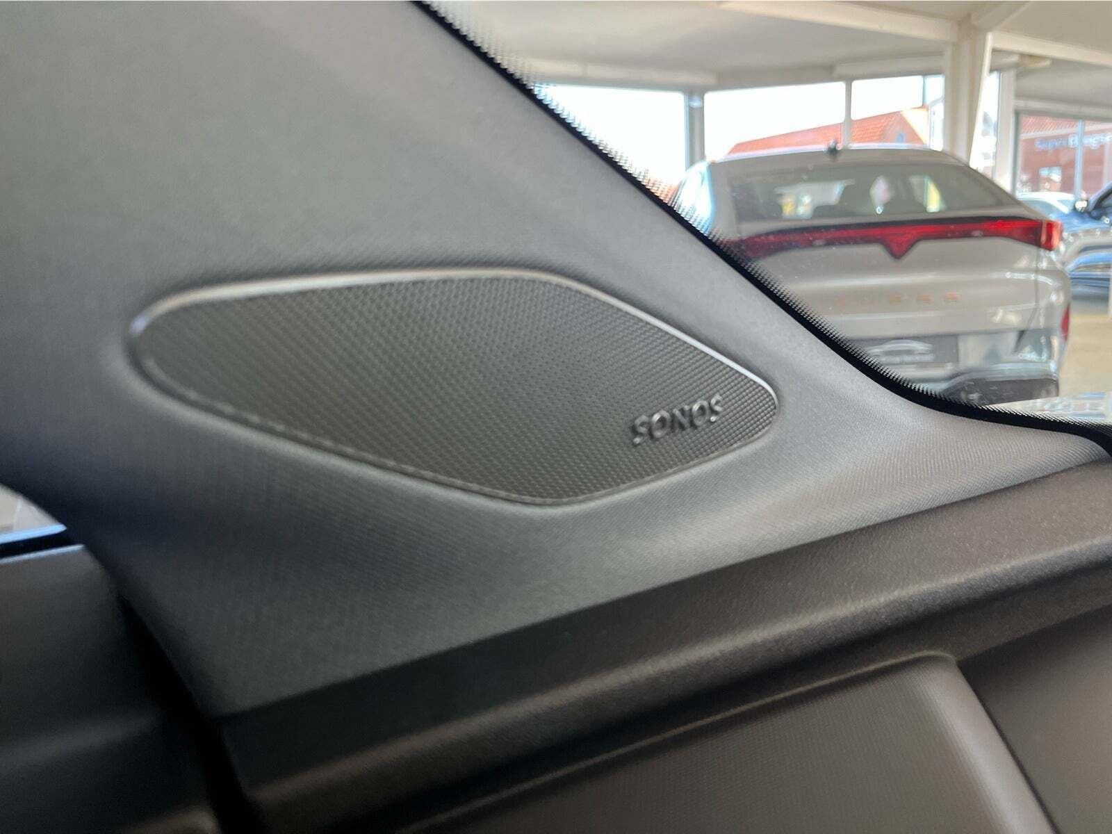 Hvid Audi Q4 e-tron fra 2024