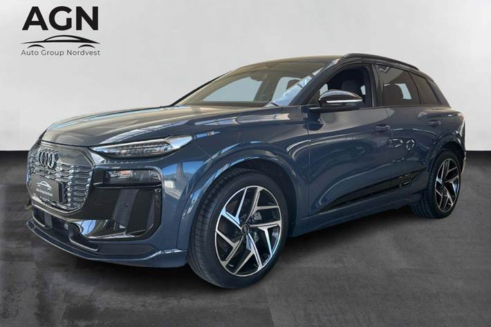 Blå Audi Q6 e-tron fra 2025