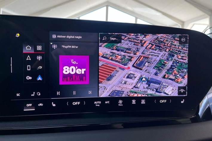 Blå Audi Q6 e-tron fra 2025