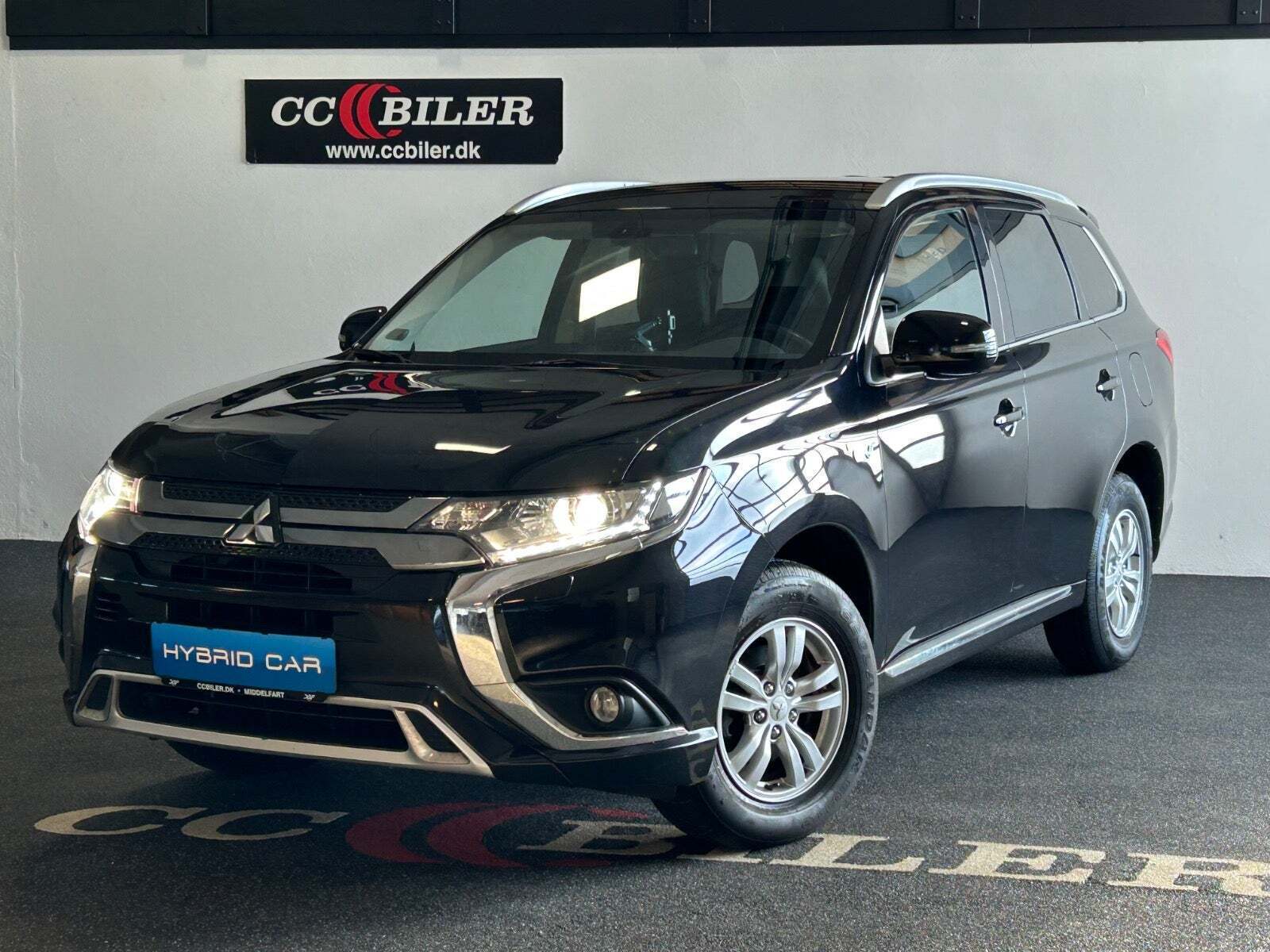 Mitsubishi Outlander 2,4 PHEV Invite CVT 4WD