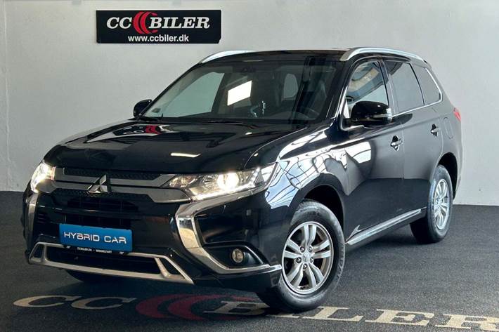 Sort Mitsubishi Outlander fra 2020