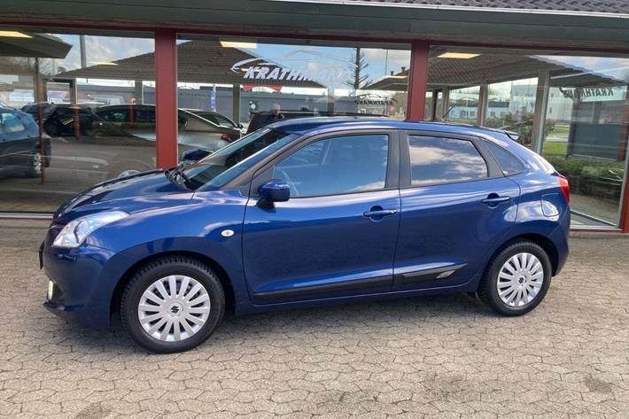 Blå Suzuki Baleno fra 2019
