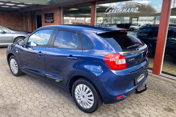 Blå Suzuki Baleno fra 2019