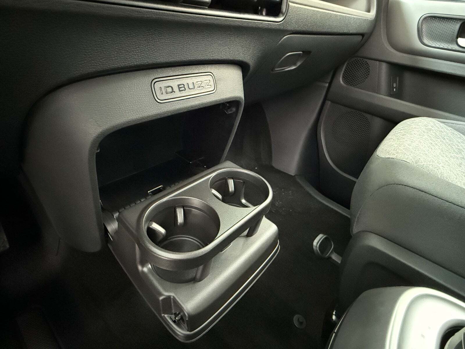 Blå VW ID.Buzz fra 2026