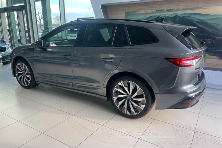 Grå Skoda Enyaq fra 2026