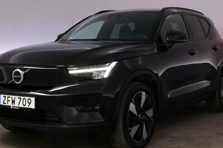 Sort Volvo XC40 fra 2024