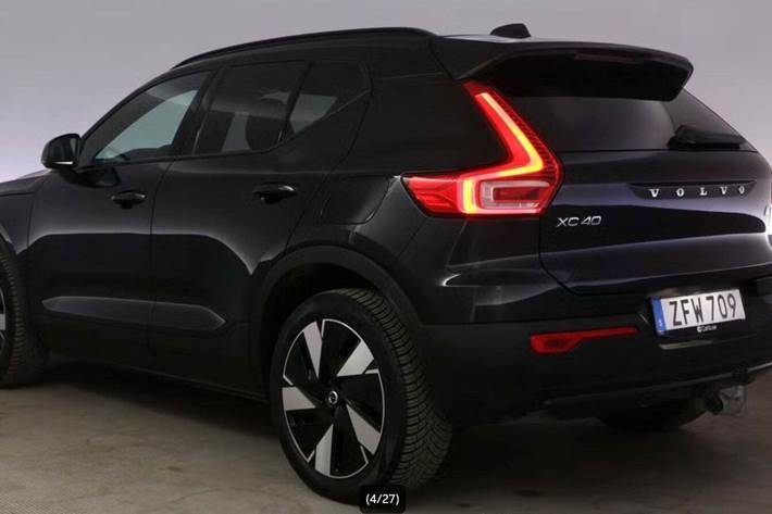 Sort Volvo XC40 fra 2024
