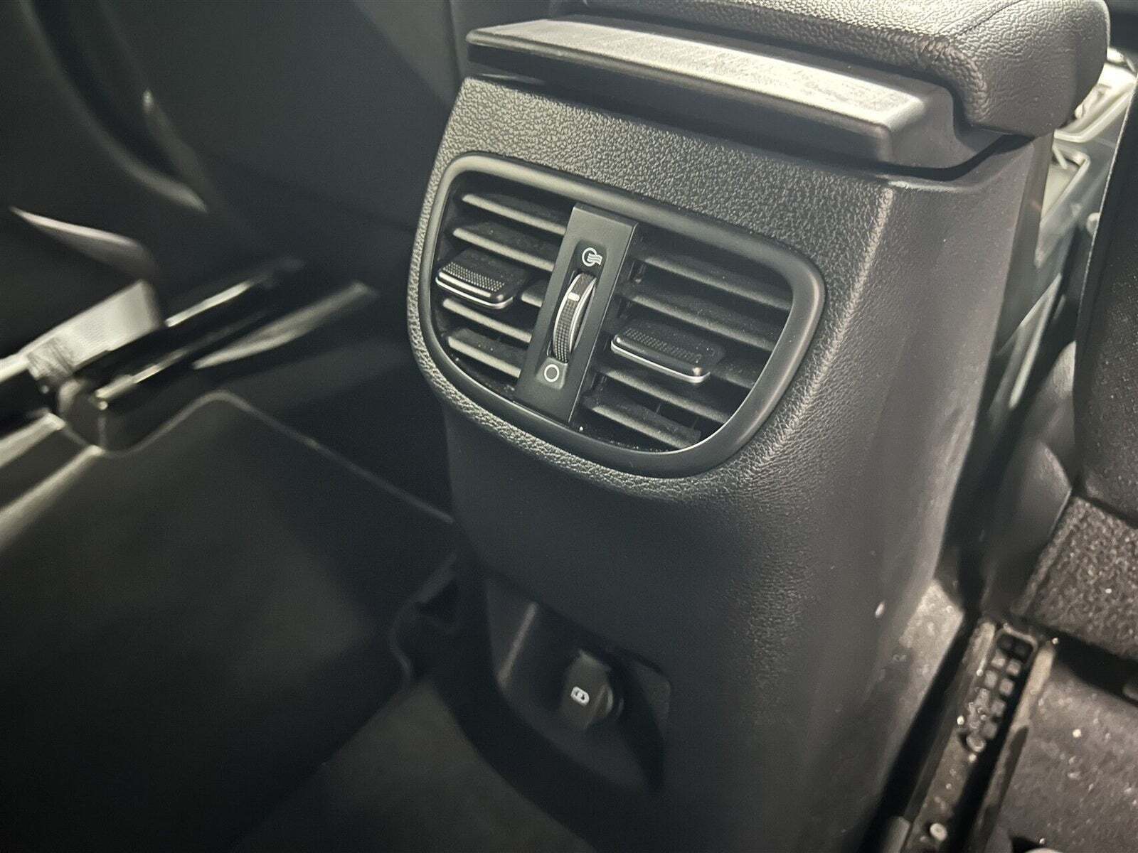 Gul Kia Ceed fra 2022