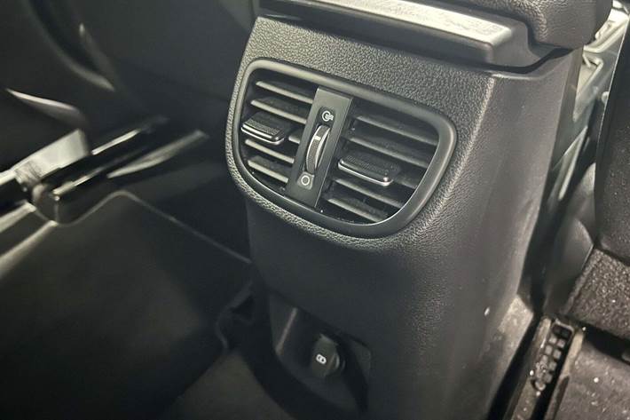 Gul Kia Ceed fra 2022