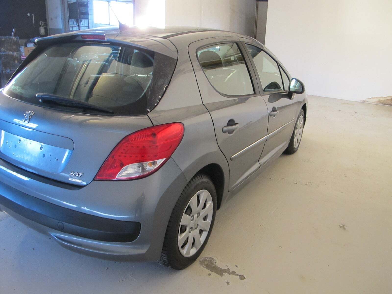 Grøn Peugeot 207 fra 2011